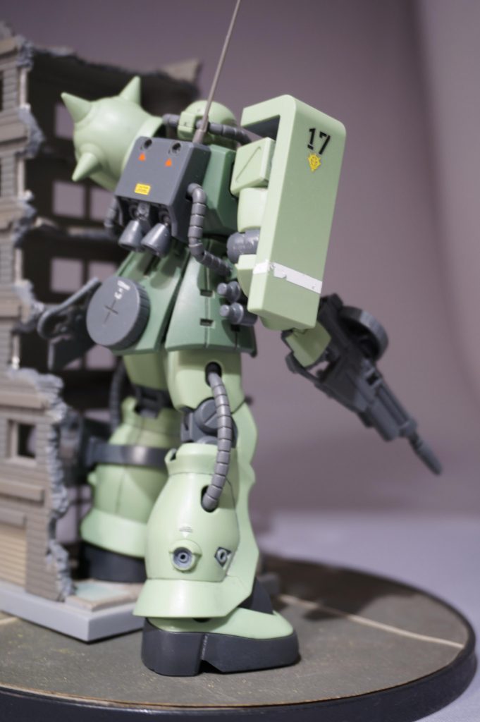 どこから見ても素晴らしいプロポーション。無改造でここまで決まるキットはなかなか無いですよね。