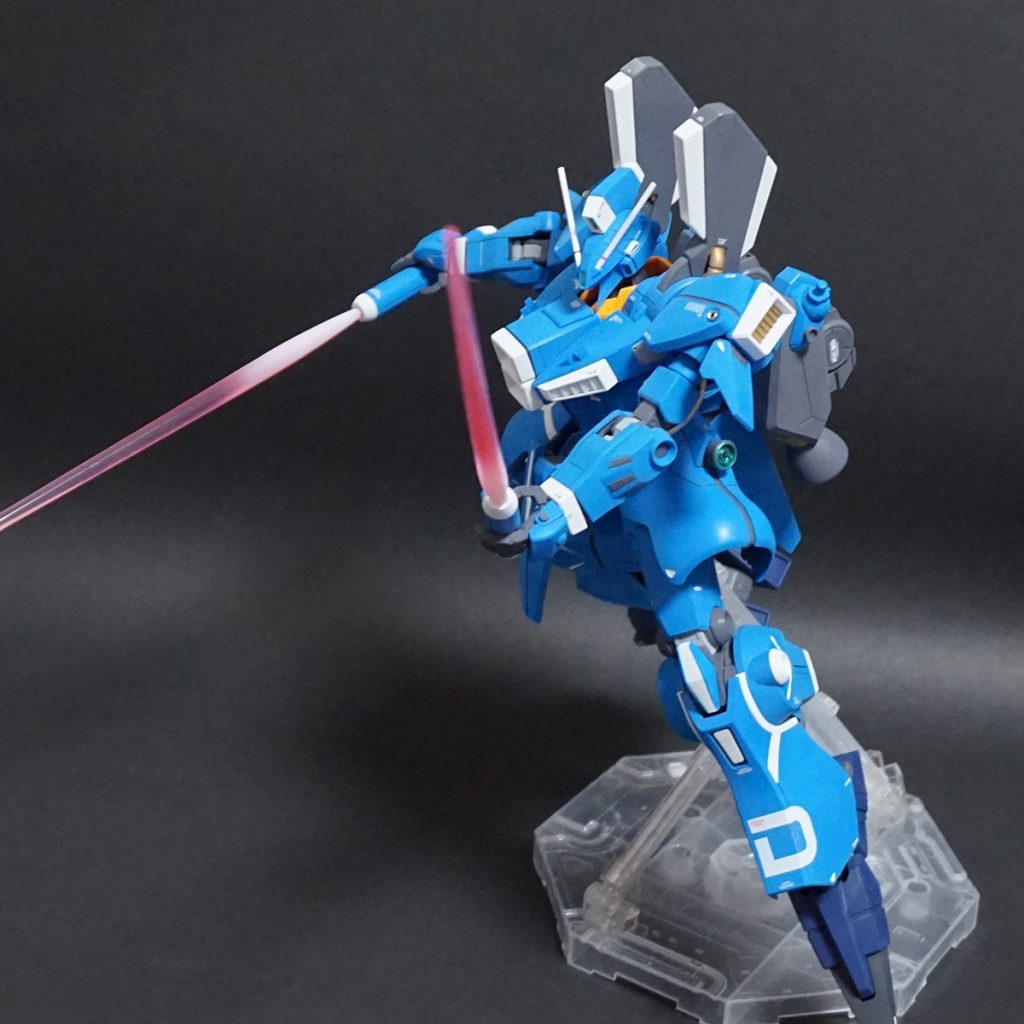 ビームサーベル両手持ちにて