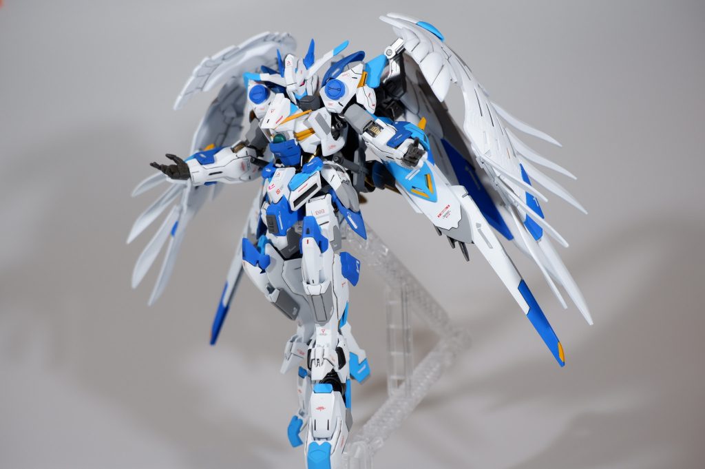 最後までご視聴頂きありがとうございます！カラーリングはウイングゼロのパーツを濃い青色で、バエルの青色を水色にしてみました。アクセントで黄色とグレーを入れてみました。バエルの羽とウイングゼロの羽が上手く似合ってくれたと思います！