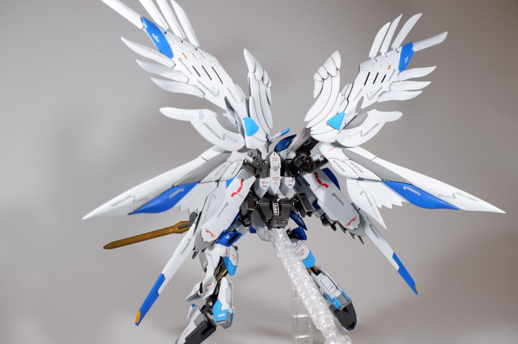 ウィング展開背面