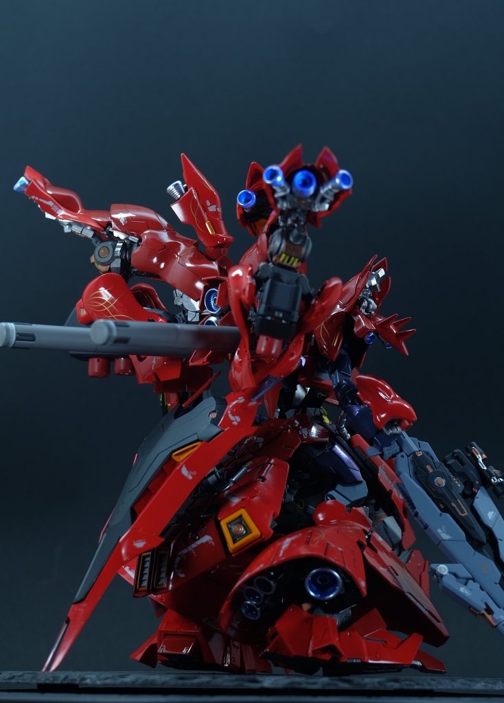 背面のゴツサさがすごい。