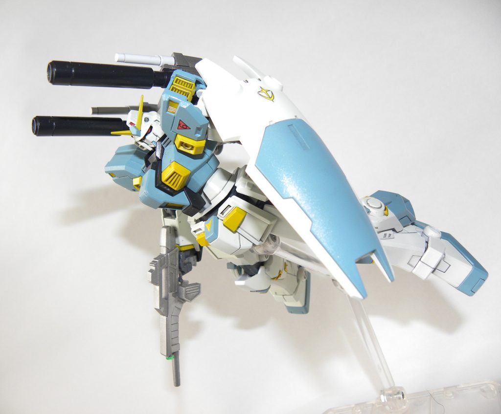 塗装についてはマドロックの本来の紺から、ちょっとオリジナリティと目新しさが欲しかったのでスカイブルーに色味を変えて塗装してみました。また、キャノンはMr.カラーのアイアンシルバーを使ってメッキ感を出しています。