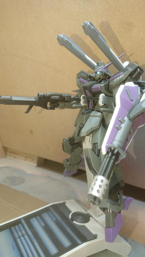 大変だったのはシールドの塗り分けでした。