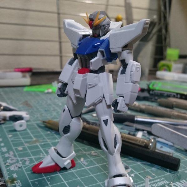 HGUC F91を製作始めました。全高を詰めてプロポーションもまとまってきたので細部の作り込みをします。（1枚目）