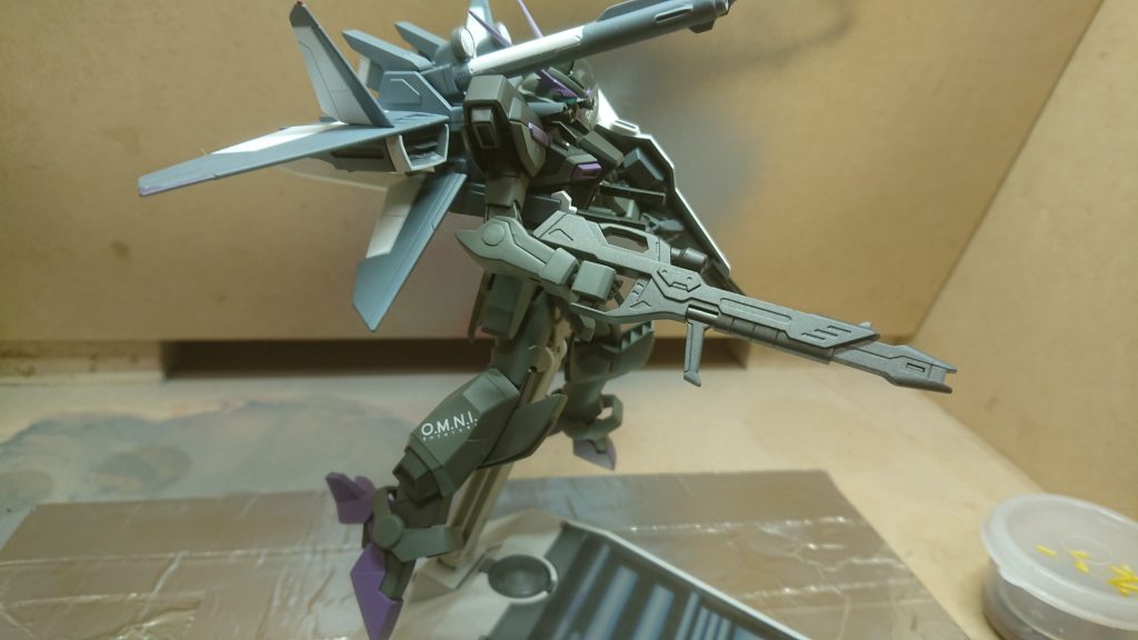 HGCEウィンダムにHGストライクルージュのiwspをつけただけで特に工作はしてません。脛と腕の合わせ目消しぐらいです。