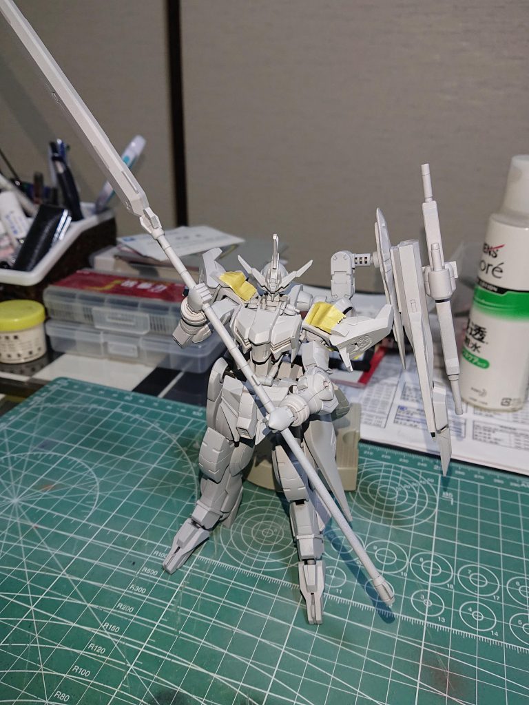 初期案ではヴィダールのサイドスカートを使ってバックパックを作ろうと考えていましたが、重すぎたのでやめました