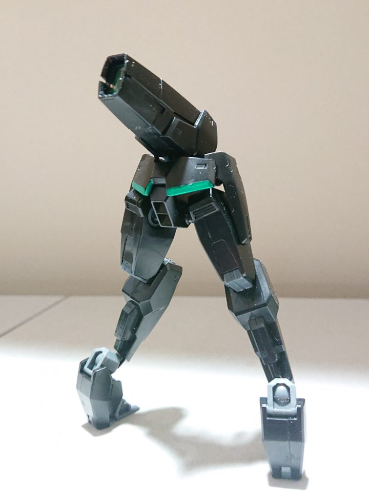 プロトフェイスの量産型として製造される予定だったが、予算の都合でこの形で完成となったと言う設定で、余ったセラフィムの下半身を使って制作。 