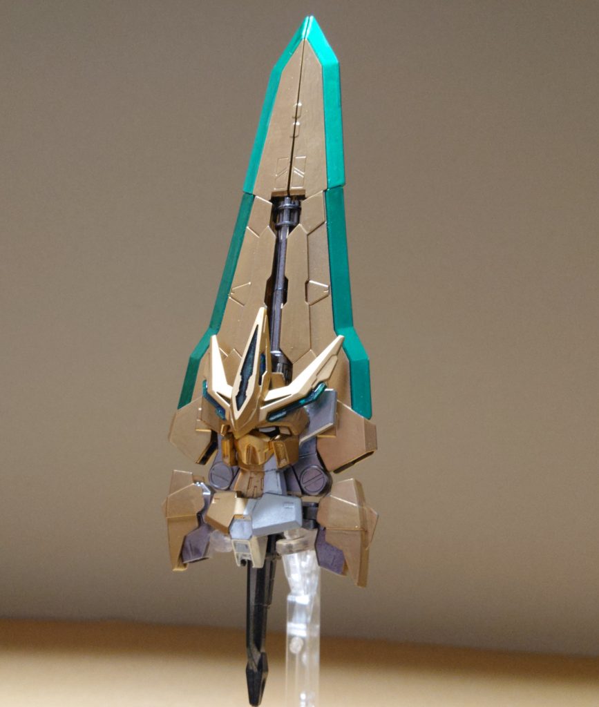 タクティカルアームズとセラヴィーのバックパック、夏候惇トールギスⅢのアンテナを使用して制作。塗装はマーカーレッドゴールドとシャインシルバー、メタグリーンを使用。