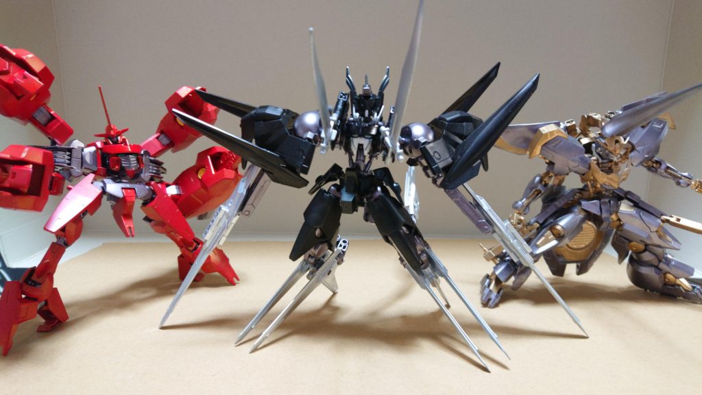 三機のフェイスフレーム、集結。