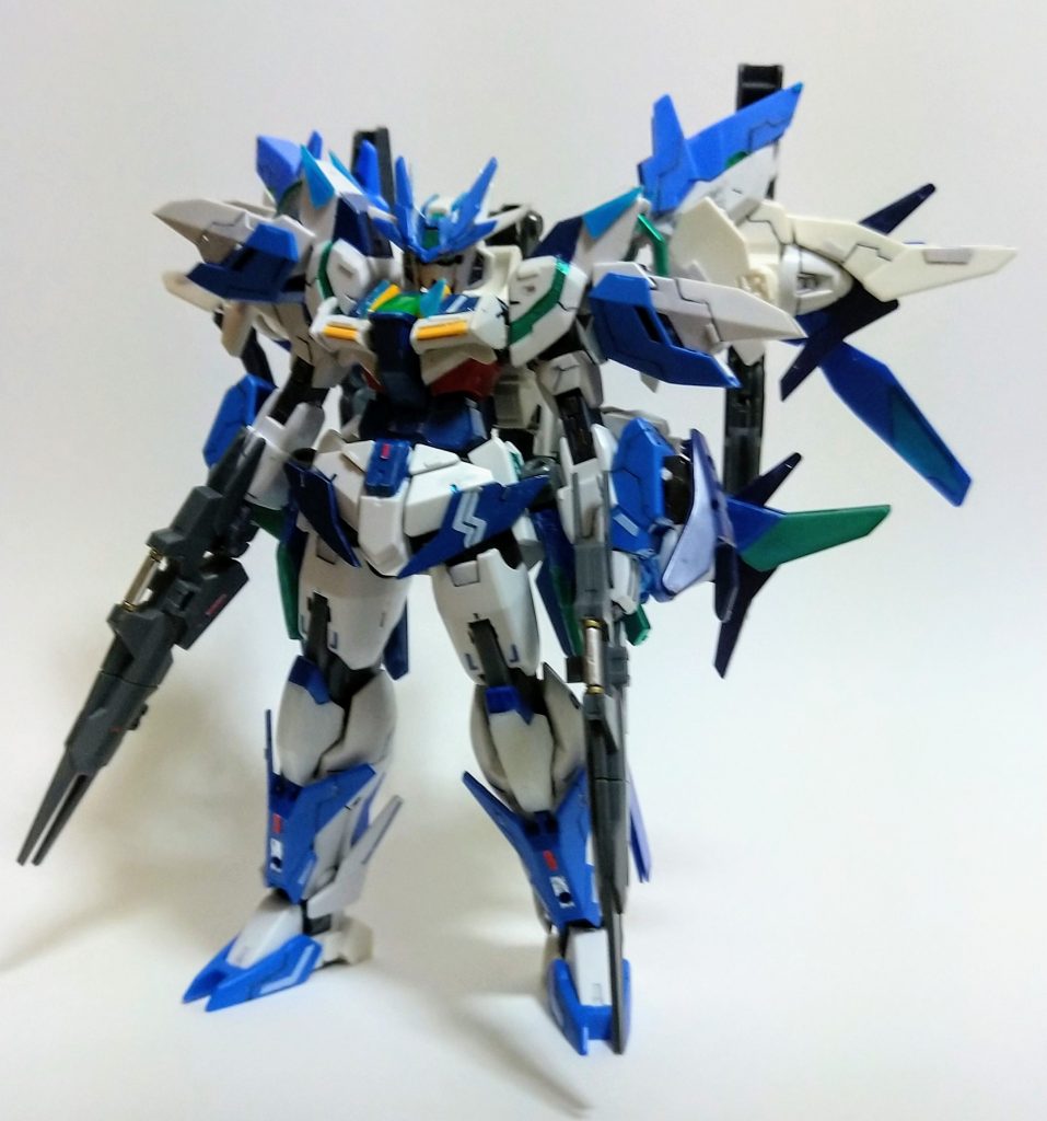 ·ガンダムダブルオーセレスティアルセレスティアルブースターを装備したアースカイガンダム。クアッドドライヴシステムにより、機体出力が半端無い代わりに扱いにくくなっています。