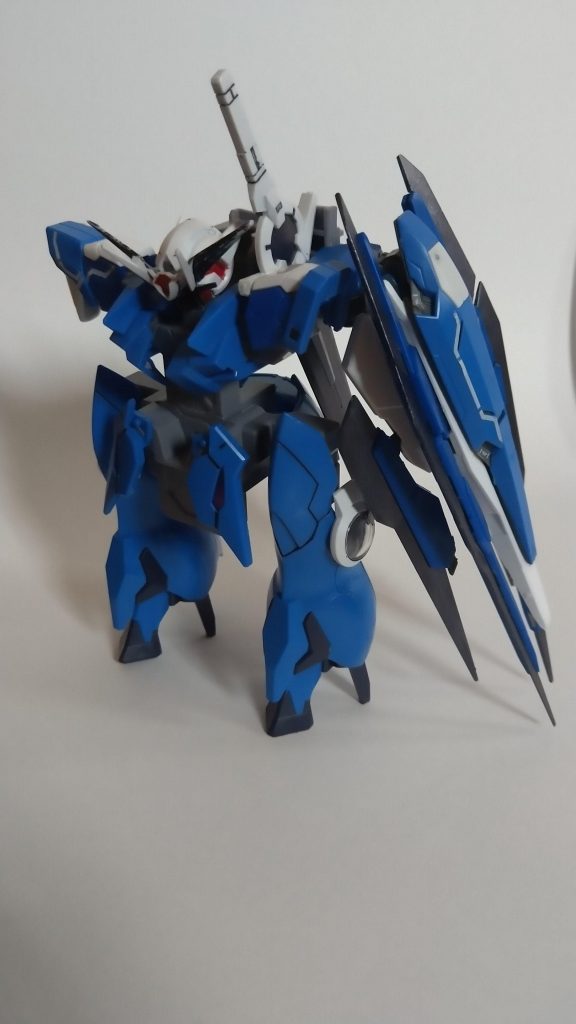 ·ストレンジダブルオークアンタアーマーダブルオークアンタを模倣したアーマー。ストレンジとは英語で奇妙なという意味です。フェイク(偽の)、デュビアス(怪しい)、リバース(反対向き)ときたので似たような言葉を選びました。では···コアチェンジ···ドッキング、ゴー···