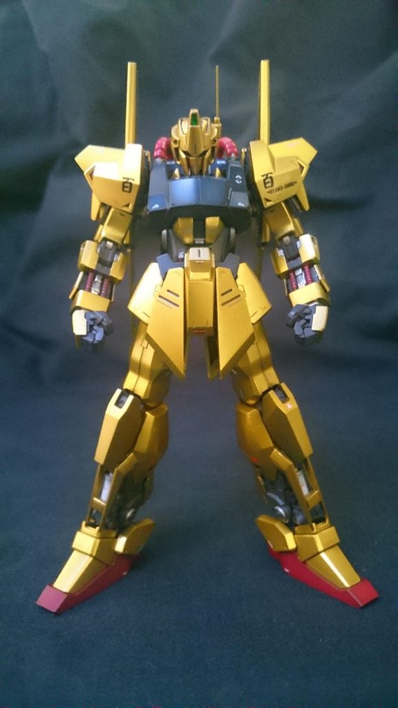 reviveはスタイルも良く、とてもカッコいいのですが、少し細身の印象だったので脚部と上半身を中心に太く見えるようにプロポーション変更しました。