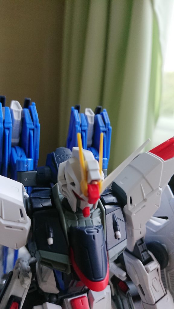 制作中にアンテナがへし折れて接着してるので、強度不安あり。干渉しがちなフルバーストは禁止してます(笑)