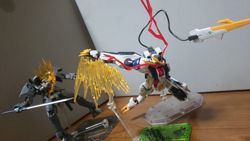 相手は以前投稿した時と同様にグレイズリッター一般機！(塗装剥がれかけ)