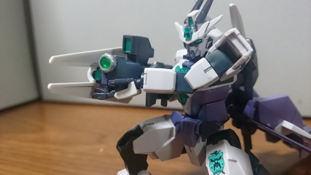 アーマーの装備にもカメラ装備はあるんスけど、「とりまレンズつけとけばカメラっぽくなるやろ」の精神で