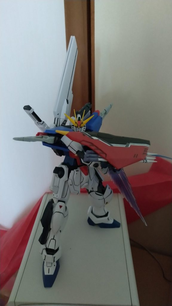 メイン武器はブリッツガンダムの攻盾兵装トリケロスを装備。通常兵器的な槍はミサイルに変えてもいいかなぁと思ってます。