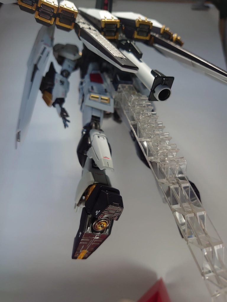 バーニアとバルカンにメタルパーツを使用しました。