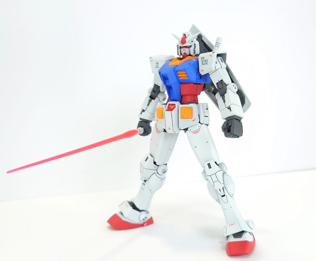 バーニアを交換した関係でシールドがマウント出来なくなったのでアタッチメントを製作して背負わせてます。