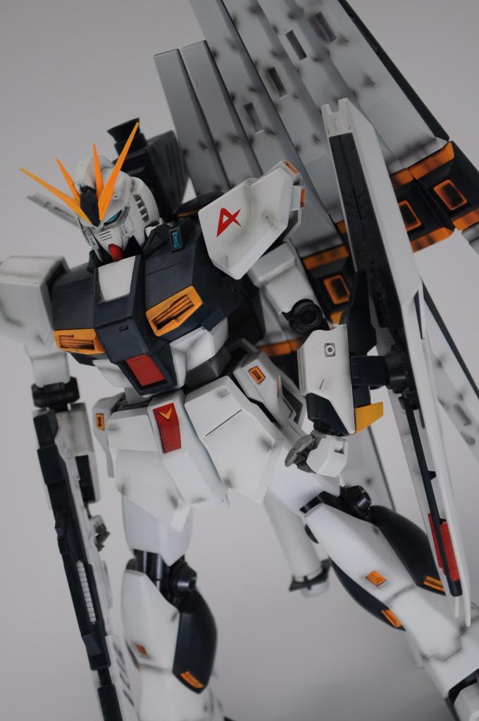 MG RX-93 νガンダム–3枚目/制作者：ディグ