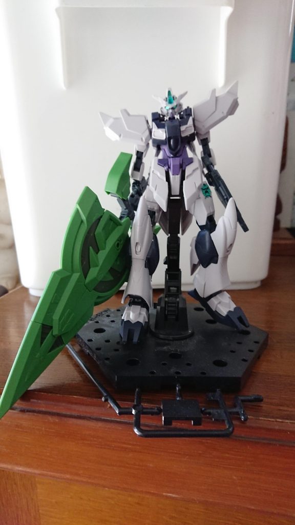 量産型のジオニックソードを装備した