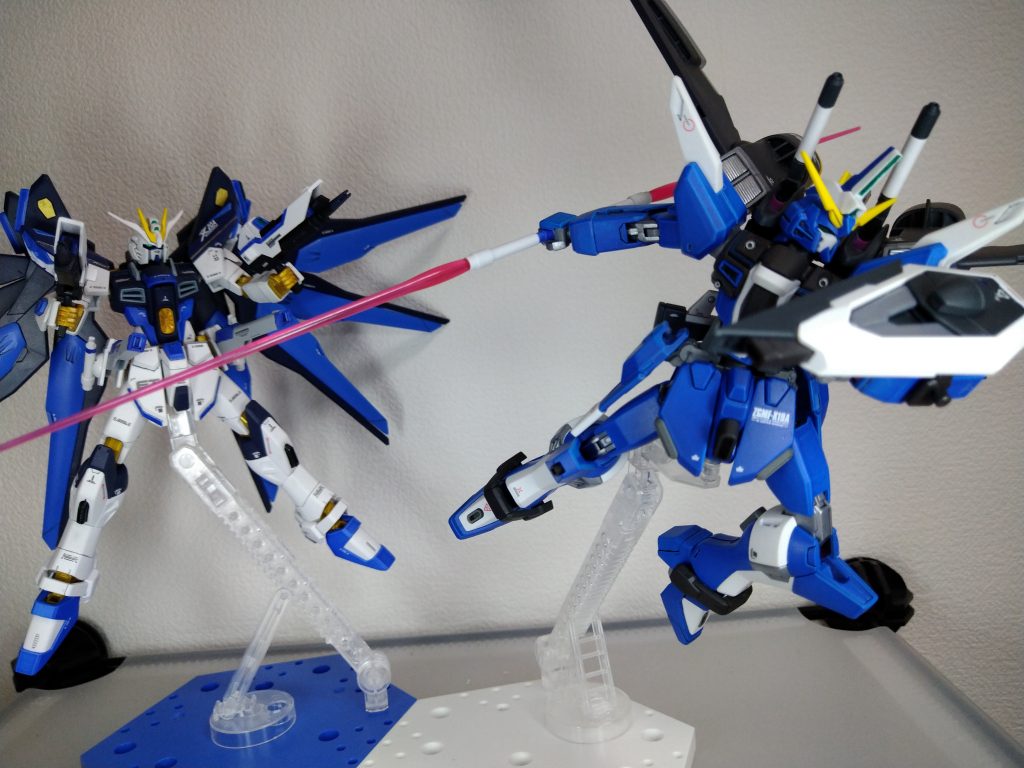 共闘こう比べてみると2人の戦闘スタイルの違いがはっきりしますね