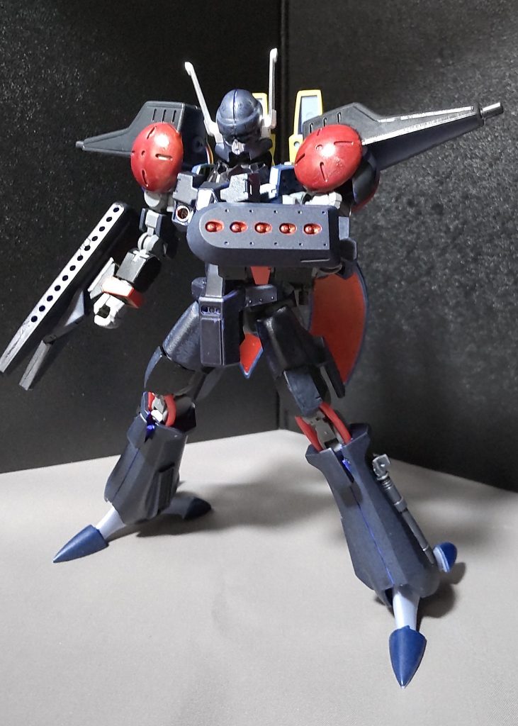 ・エネルギーボンバー半実体化したエネルギー弾を5連発打ち込む兵器。スパロボでは高威力の厄介な武装で、特にスパロボFの攻撃時にする顔芸したギャブレーが印象的でした。