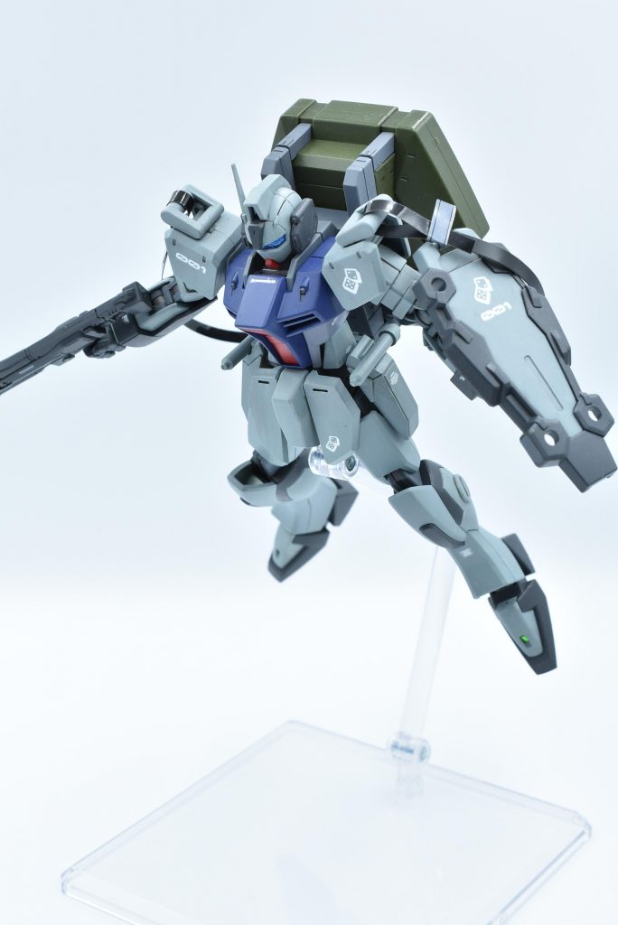 降下中にビームライフル撃たれて撃墜されそう。