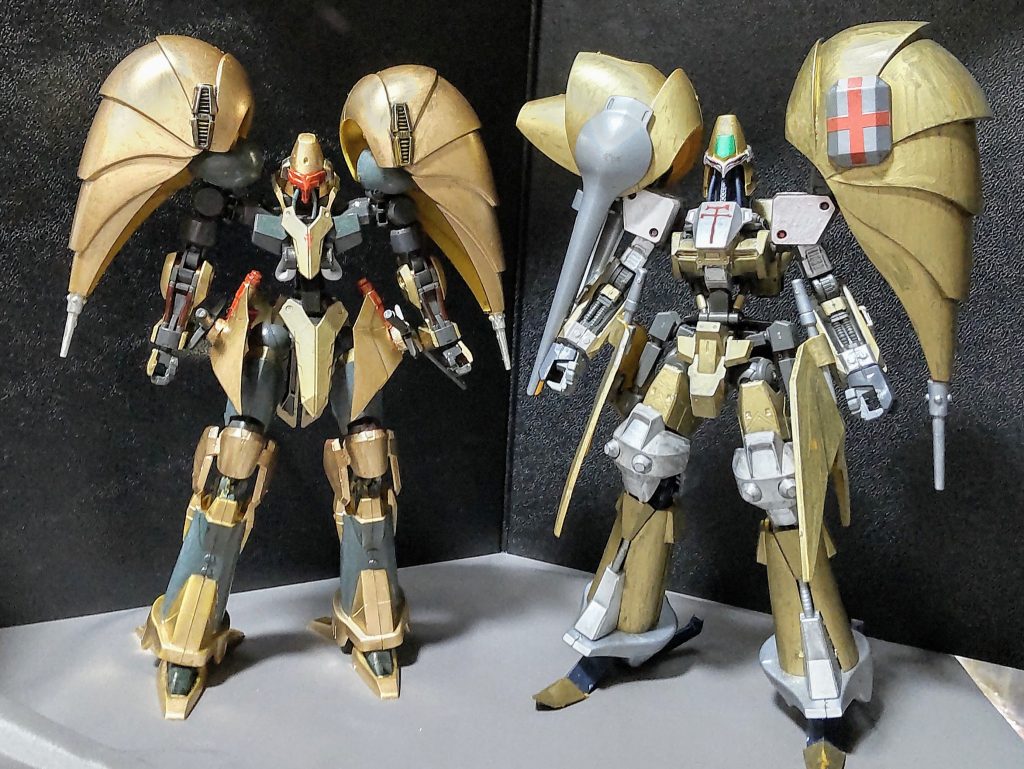 鉄血HM・オージと並べてみる。背丈もそうだが、バインダーの大きさもオリジナルのほうが上ですね。オージはガンダムフレームで作りましたけど、ヴァルキュリアフレームで作っておけば良かったな、とちょっと後悔しています。