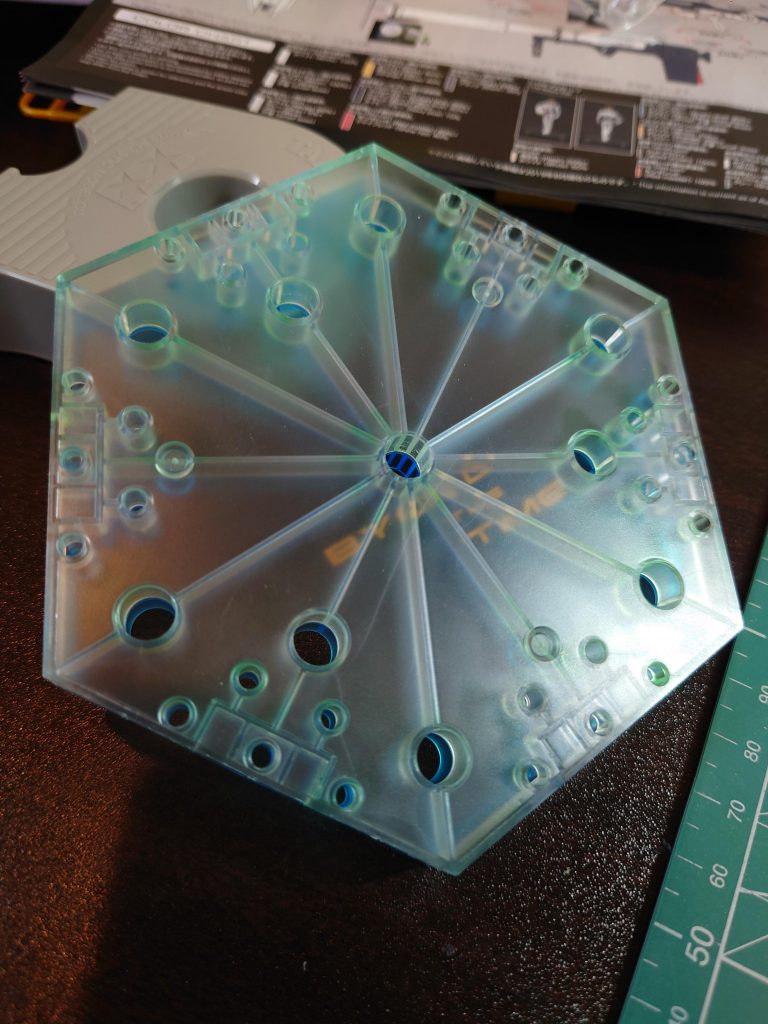 台座です。よく見るとBEYOND THE TIMEの文字が 