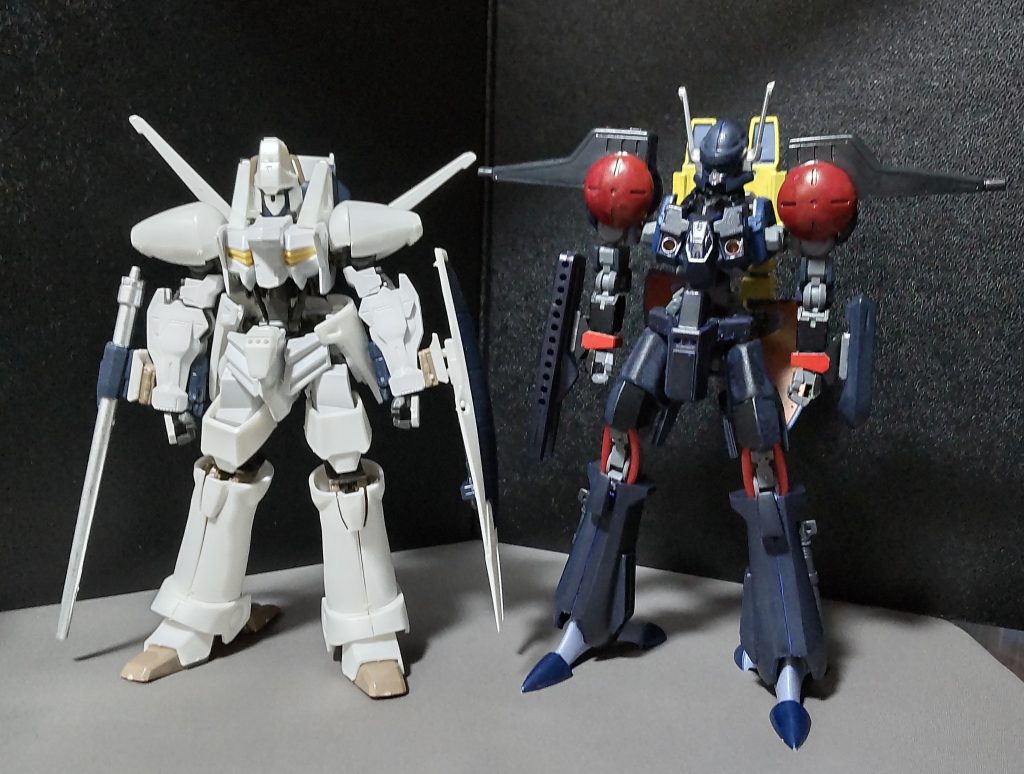 鉄血エルガイムと並べてみる。エルガイムが鉄血HM初期の作品なので、身長差が出てしまってますね。本来は身長差はあまりないので、いつかエルガイムもリメイクする必要があるかも?後は武装紹介しつつ、ポーズ集を乗っけていきましょう。