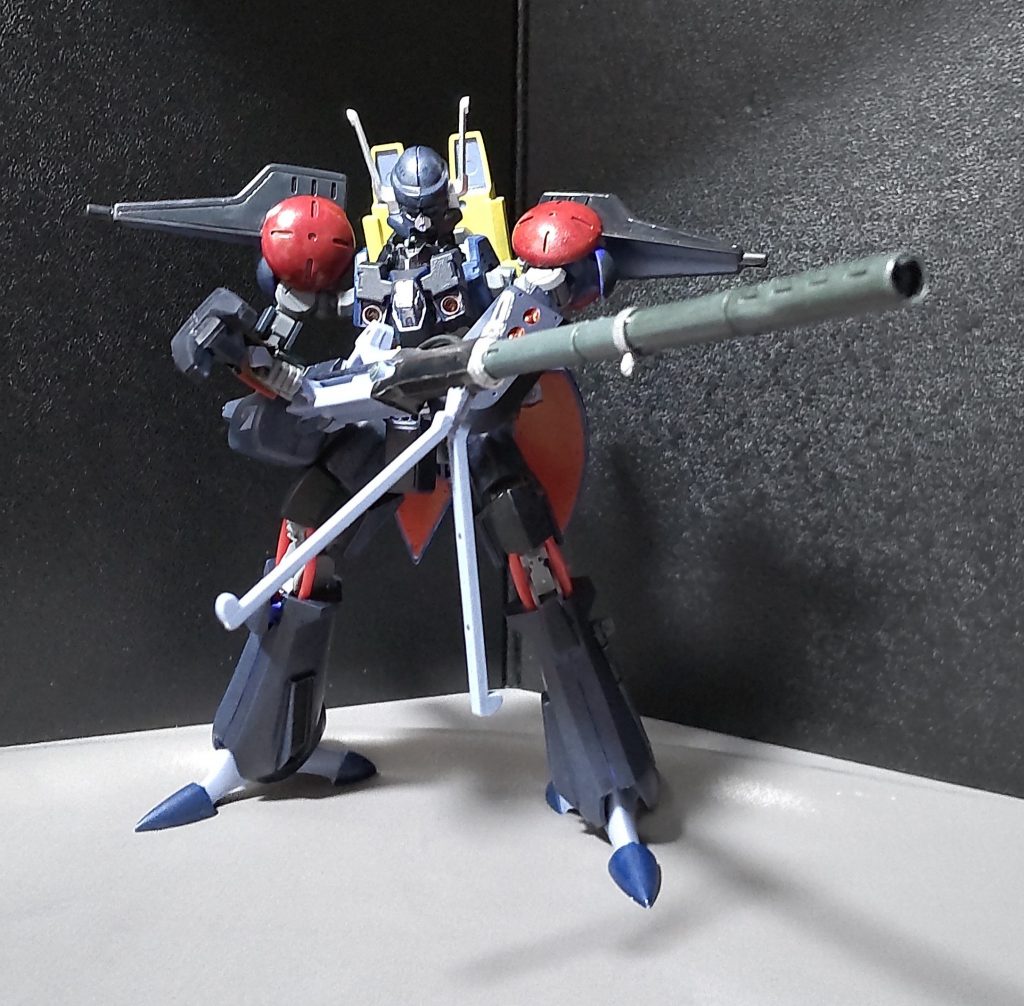 バスターランチャー利用時はコードを3本接続して攻撃する。当然エネルギー消費量は非常に多い為、オーバーヒートしてしまったり、バーストを起こし機体が壊れるといった欠点もある。