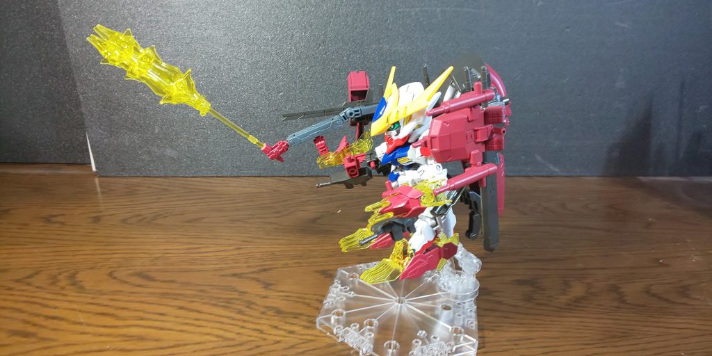 デッカイメイスは展開可能。バルバトスの代名詞みたいになってますね。 