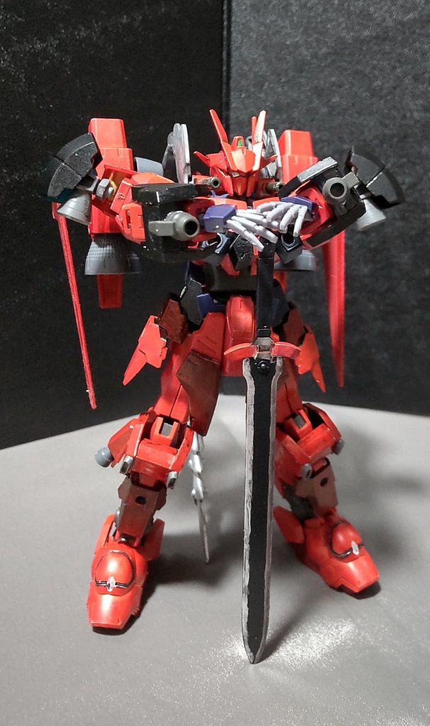 ・ナイトブレードこの機体のメイン武器。重く鋭い一振りで相手を容易に切り裂く。