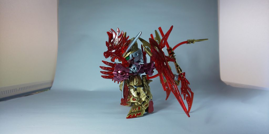 側面。武器をマウントすることが出来ます。