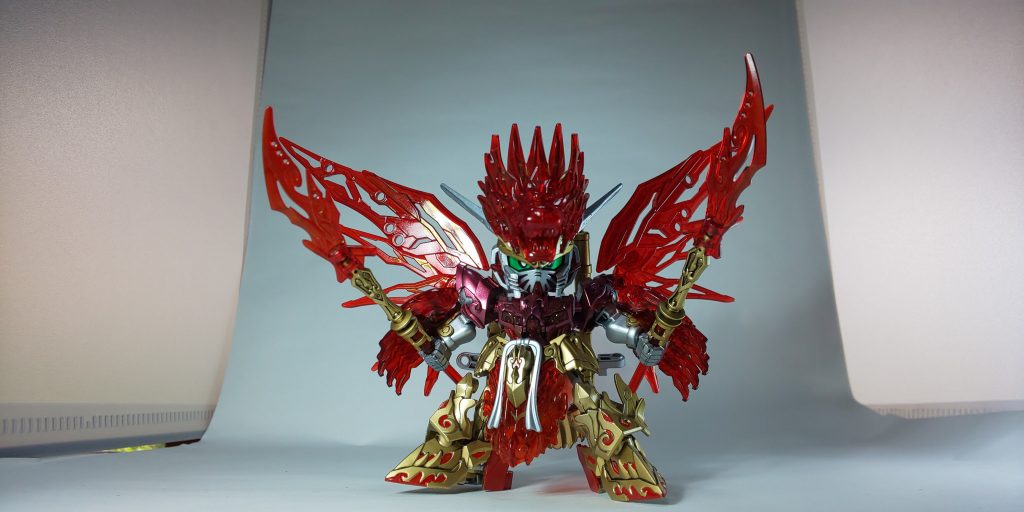 翼を展開。カッコいい。