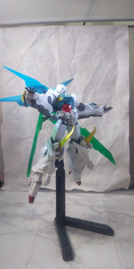 月光蝶はプレートを伝って撃ち出すことも可能。しかし下地は塗らずに白を直接ぶち撒けたせいで塗ってないように見えてしまう。