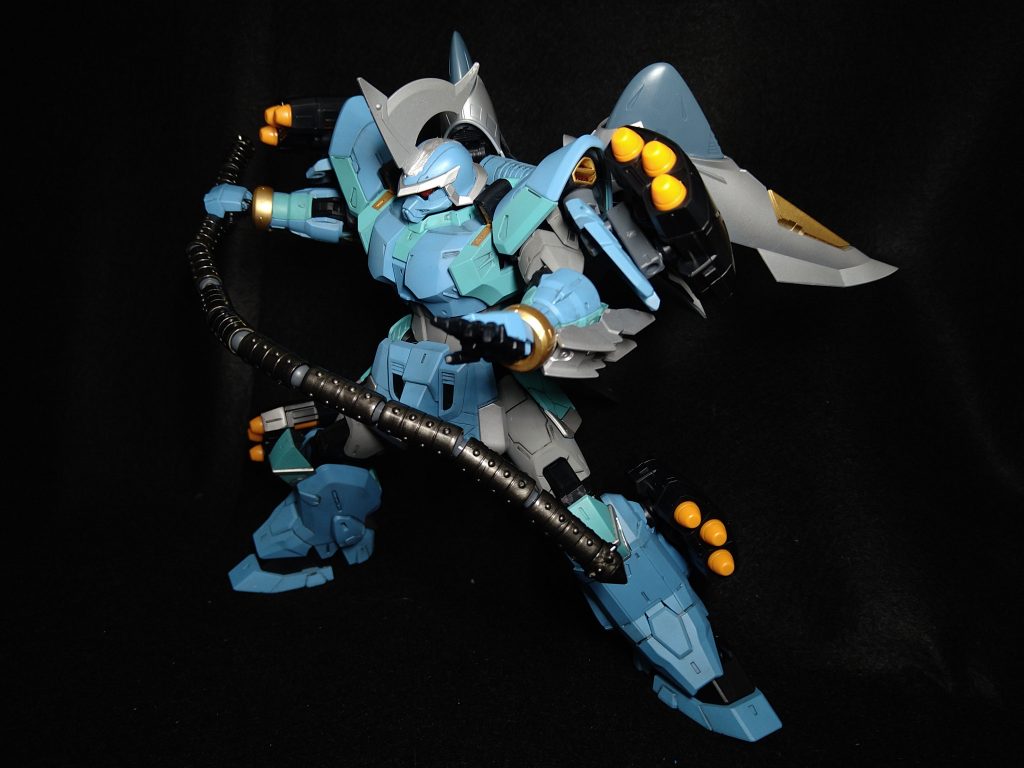 棍棒を蛇腹状の鞭として使用可