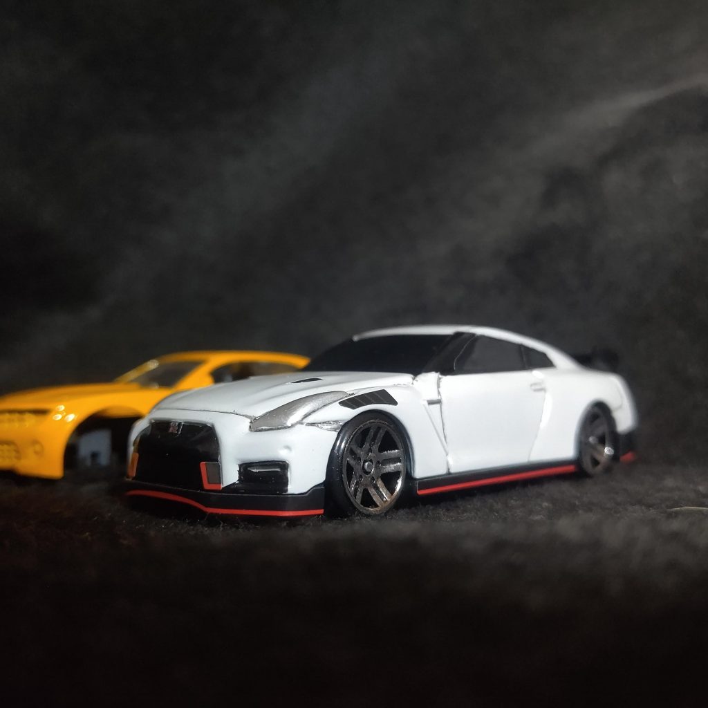 ちなみに 製作おくれたのわハッピーセットのダブり GTRをリペイント していたためにホイールわ セリアのミニカーに生け贄に なって もらいました