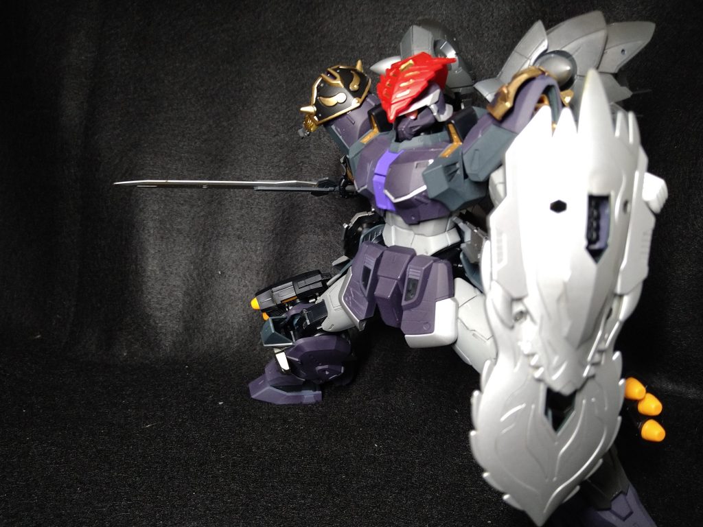 オプション武装の大楯装備防御力を上げ、護衛機として使用