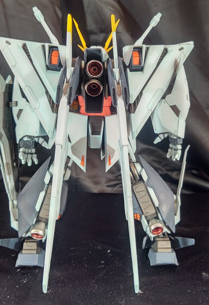 平手はニュータイプ4月後の版権絵を塗り分け。あまり資料も無いのでファイブスター物語目当てで買っててよかったニュータイプ。