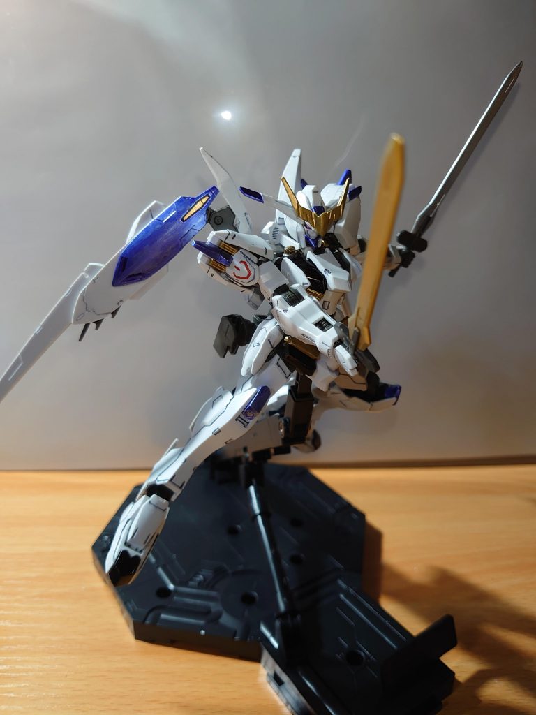 お気に入りのガンダムマーカーメタバイオレットを使っているのもポイントの1つです。とてもキレイな色なのでよく多用してます!