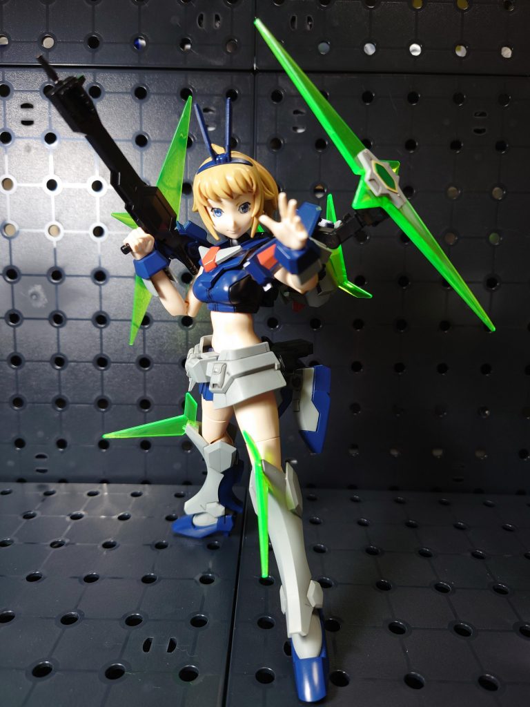 足の接地面積は少ないですが、わりと自立しますね。