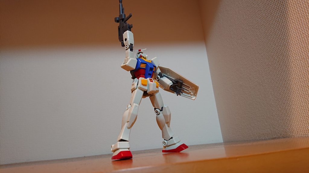 HG ガンダム–3枚目/制作者：刺身オレンジ