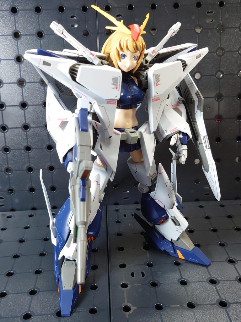 もとからガンダム系と合わせる予定だったので、ふみなをブルーに塗装したのは正解でしたね。
