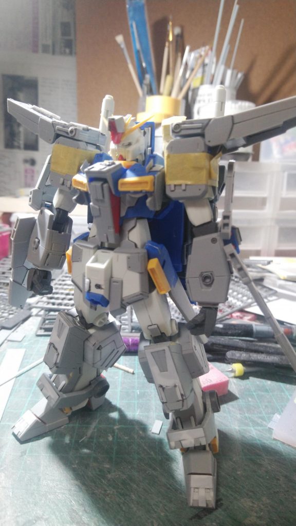 結局、全身フルスクラッチになるという結果に(厳密にはキットを使ってるのでセミ?)グレーの部位がプラ板で自作した箇所になります。同じものを2個ないし4個作るのはきついですね💦