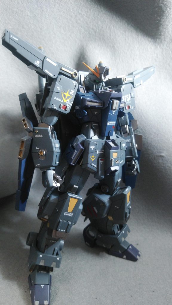 本機は戦闘を目的として開発されたものではなく、あくまでプロトタイプを開発する際の実験機である。とはいえ、装備されている各種武装は、十分戦闘に耐えうる性能を備えている。