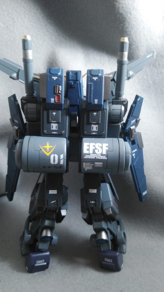 しかしながら、開発区域であるコロニー周辺では、ティターンズの残党が単発的なゲリラ活動が行われている区域であり、ゲリラから鹵獲した、機体レコードにはグレーまたは黒色のダブルゼータと思われる機体が戦闘をしている映像が残っているが、いずれも画像が不鮮明であり、断定までは至っていない。実験に関わっていた軍、開発チームもこの件については否定しており、公式資料の中にも、本機が戦闘したという事実は一切存在しない。 以上です。我ながらなんとも長々と考えたものだなと(;^_^Aそもそも、公式設定にプロトタイプダブルゼータナイトロ装備が試作機なのに、そのさらに試作機ってあるのかい?金かかるじゃん!ってお思いかとはなりますが、好きに作るのはガンプラの特権なのでご容赦を<(_ _)>