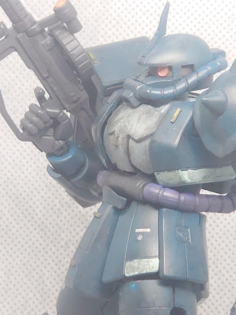 Hアイズには艶消しを吹いて白っぽくしています。透明なまま付けた際、色合い的に目立たなくなってしまった為このスタイルにしました。