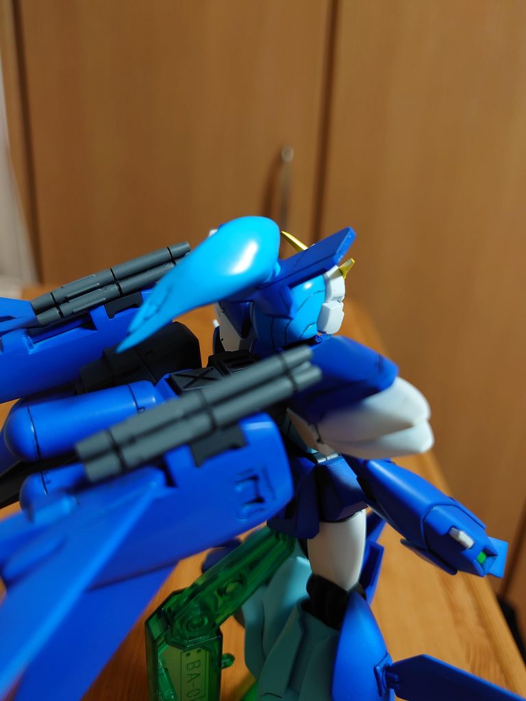 髪部分はFAガール迅雷のポニーテールを弄ったものを取り付け。分かりにくいですが、蝶型のリボンがついてます