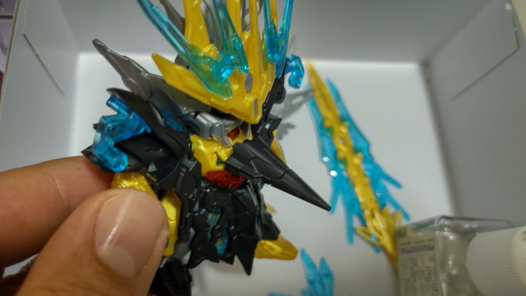 胸部の突起は30MMのアーマーパーツから